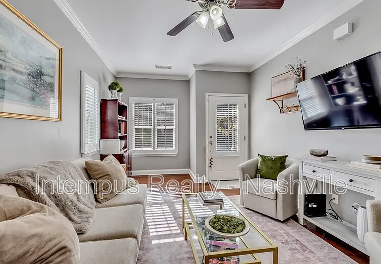 1128 Woodbury Falls Ct — Photo 3