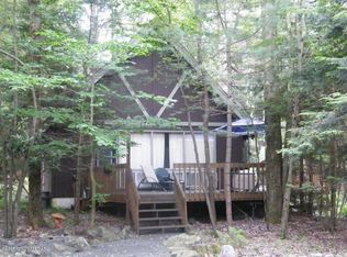226 Tanglewood Dr, Pocono Pines, PA 18350