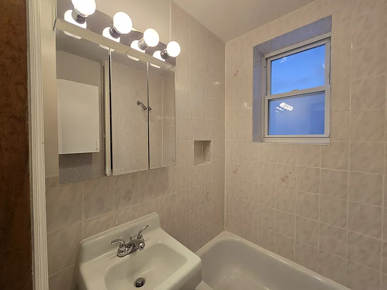 302 W 76th St #4B — Photo 5