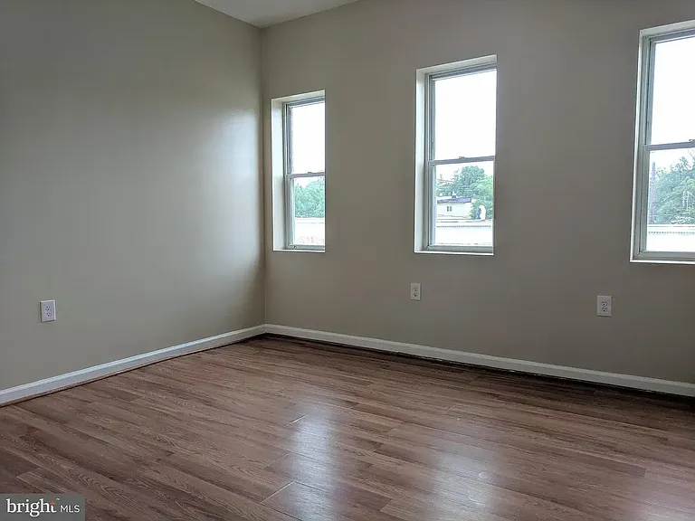2444 Druid Hill Ave — Photo 22