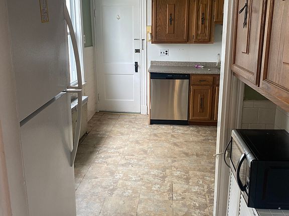 3rd image of 187 Powder House Blvd #2-2W-2W