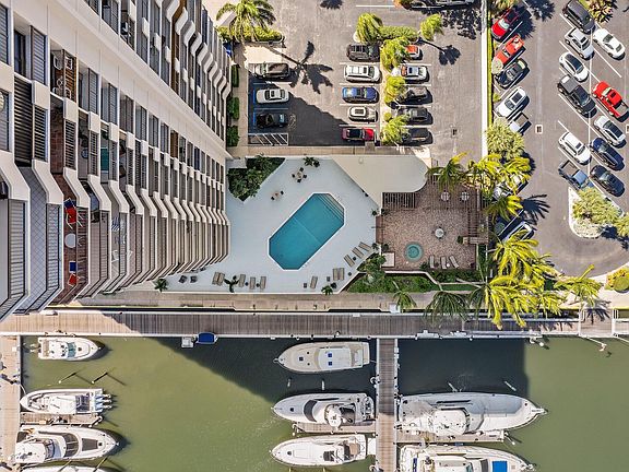 3rd image of 108 Lakeshore Drive #1241