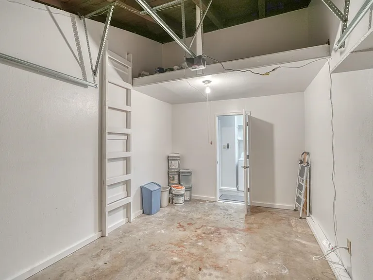 207 Hi Cir N — Photo 19