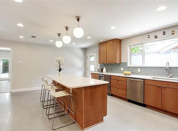 5th image of 3724 Metairie Heights Ave