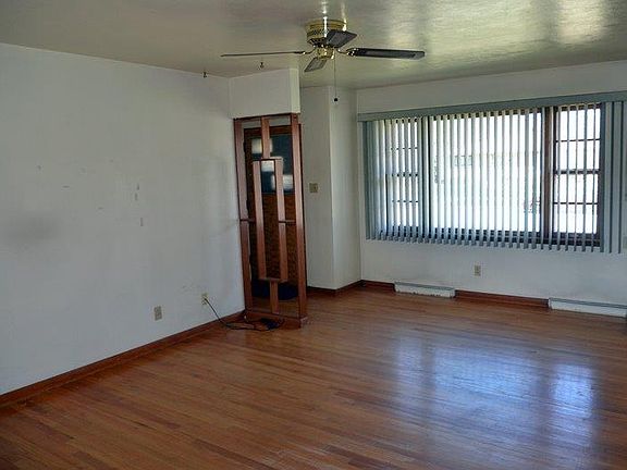 4th image of 7334 Olcott Ave