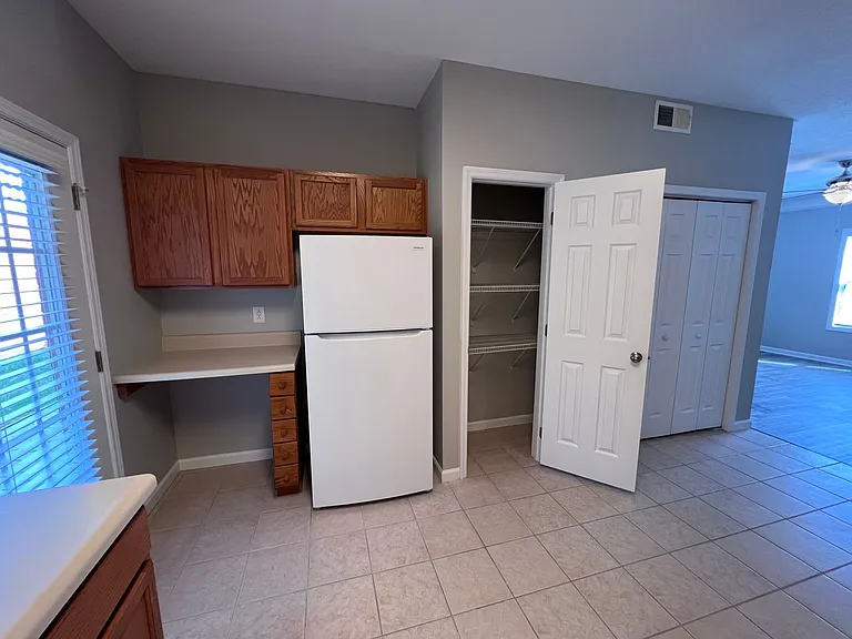 Rand Powell Apartment Homes — Photo 73