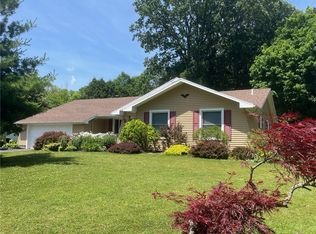 85 Parkway Dr, North Chili, NY 14514