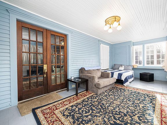 2nd image of 205 Oakdale Ave