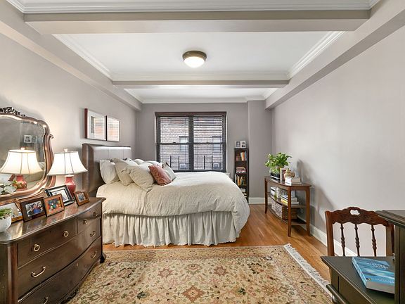5th image of 245 E 72nd St APT 11F