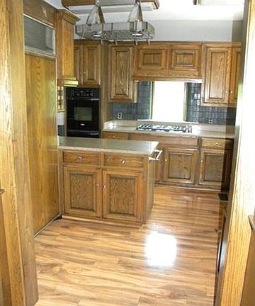 4th image of 2492 S Fruitridge Ave