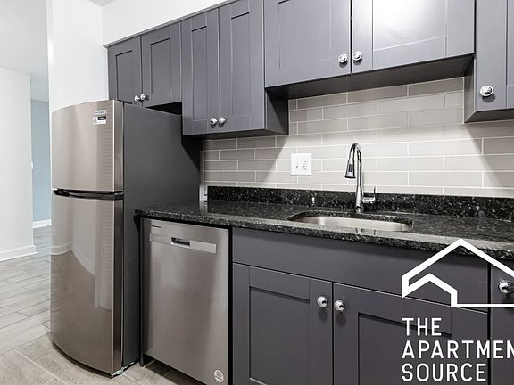 2nd image of 3910 N Pine Grove Ave #3W