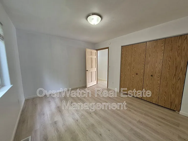 7021 Howard Ave — Photo 6