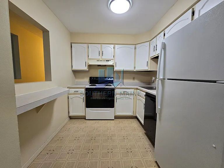 576 Riverside Dr #17 — Photo 5
