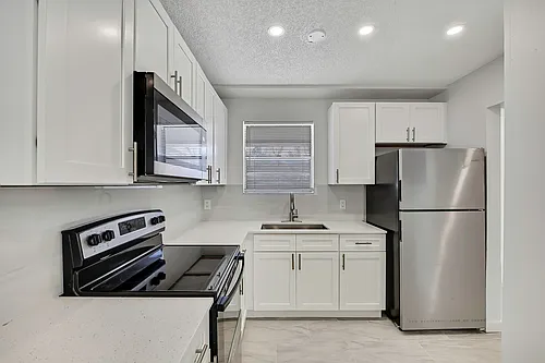 Tidewater Apartments Photo 1