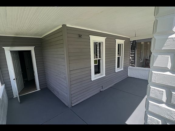 2nd image of 1109 NE Perry Ave #1