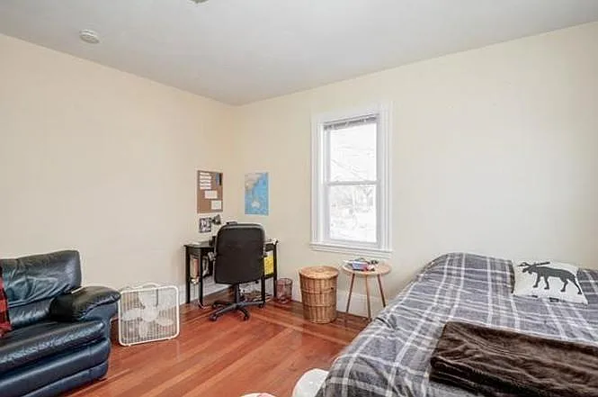 Bedroom - 1st floor