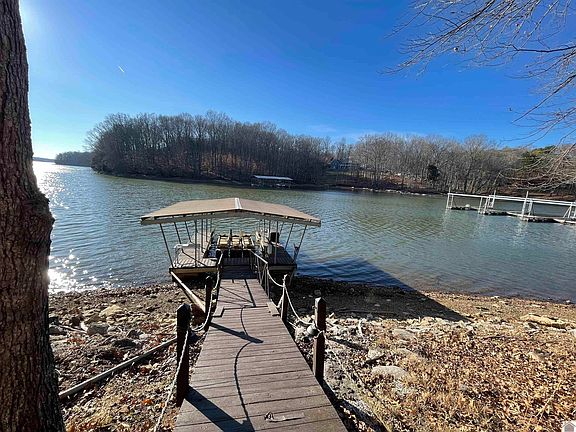 5th image of 715 Riverview Trl