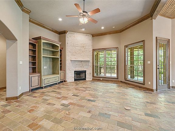 5th image of 4305 Velencia (pvt) Ct