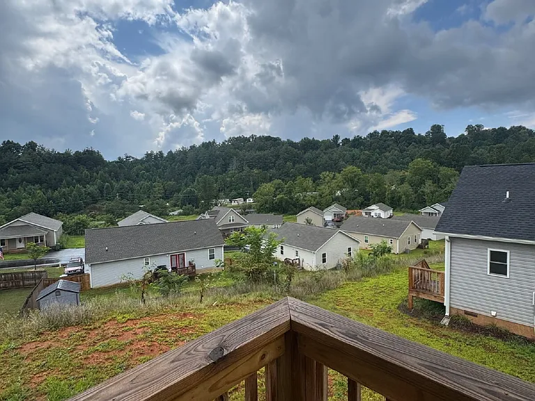 200 Quinn Hill Ln — Photo 11