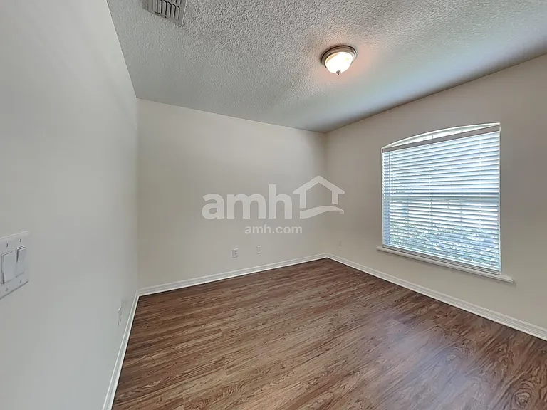 3584 Shrewsbury Dr — Photo 12