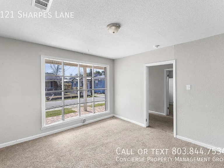 1121 Sharpes Ln — Photo 4