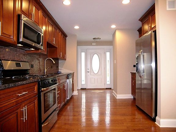 3rd image of 10533 S Kedvale Ave