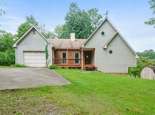 28 Adair Hollow Rd, Adairsville, GA 30103