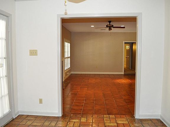 4th image of 3942 Pleasant Valley Dr