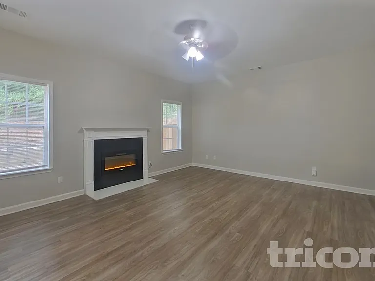 432 Rolling Stream Dr — Photo 3