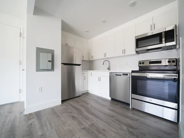 69-05 Ditmars Boulevard image 1 of 8