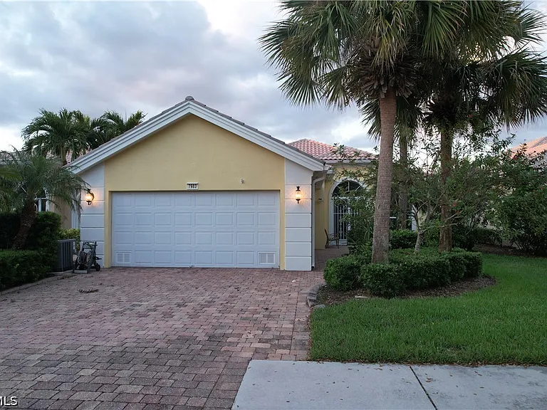 7983 Valentina Ct — Photo 45