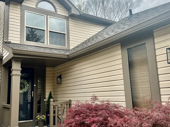 7975 Glen View Dr, Indianapolis, IN 46236