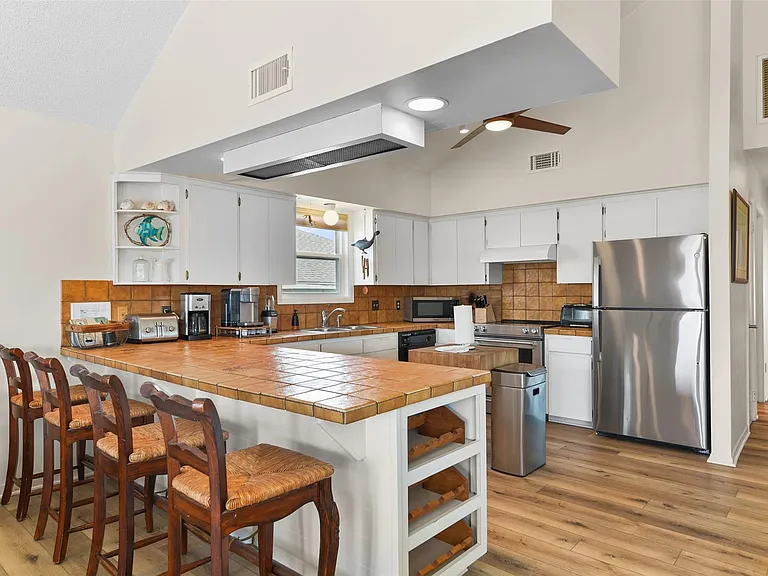 22101 Guadalupe Dr — Photo 9