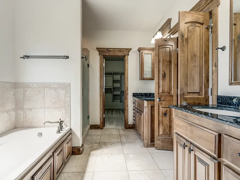 22525 Lindy Ter — Photo 66