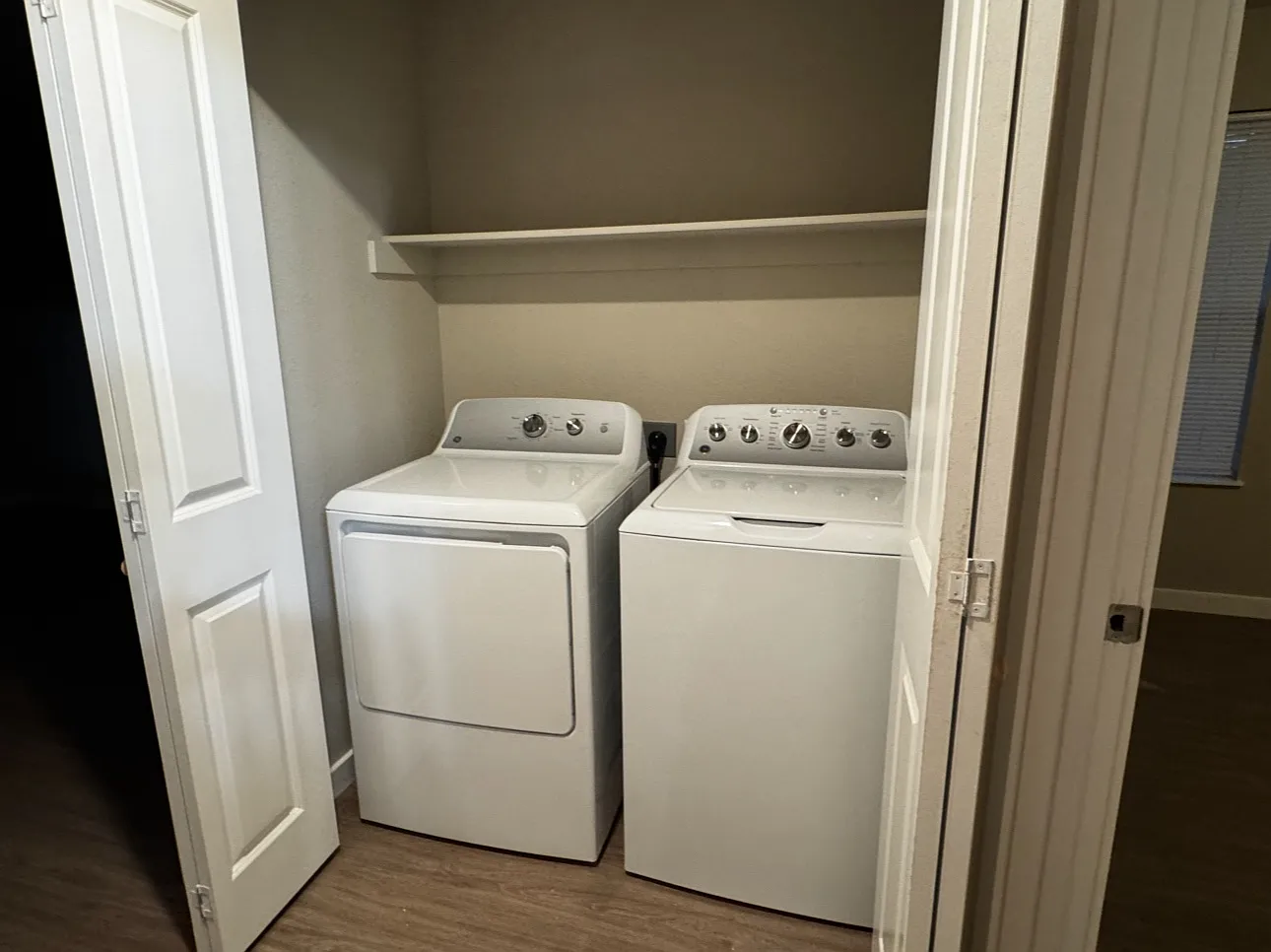 2 bed, 1.5 bath, 1000 sqft, $1,100 — Photo 3