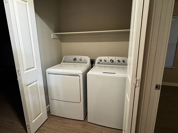3rd image of 1120 Seals St #B