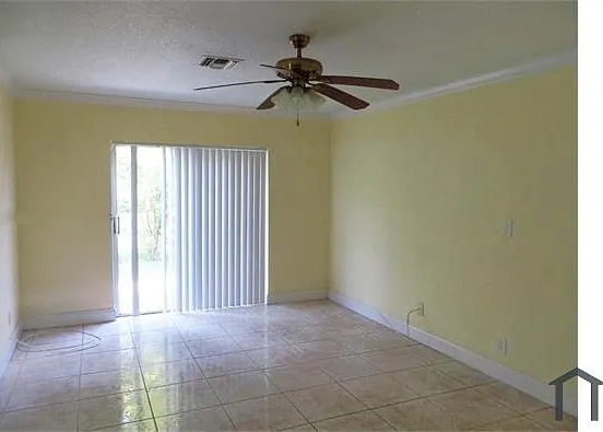 3700 Riverside Dr — Photo 4