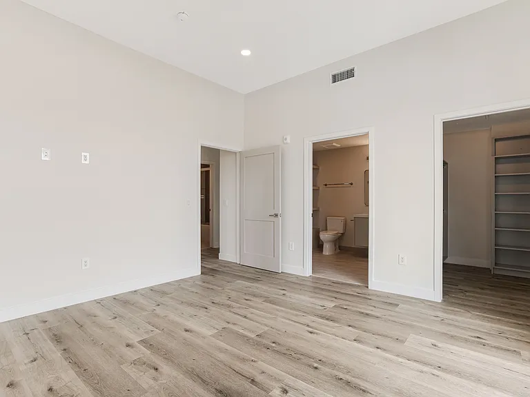 3308 Mentone Ave #304 — Photo 11