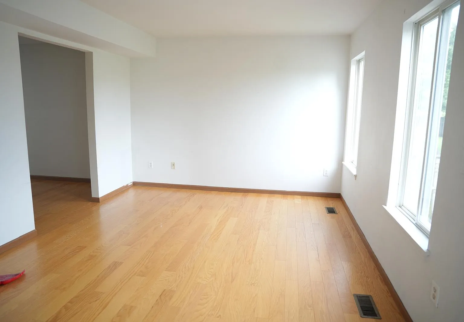 3 bed, 2.5 bath, 1476 sqft, $3,100 — Photo 3