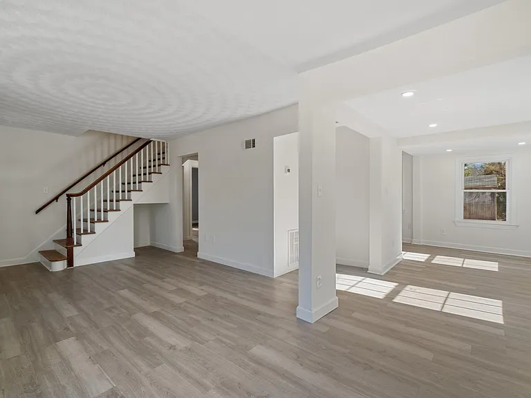 1610 Shiloh Pl — Photo 6
