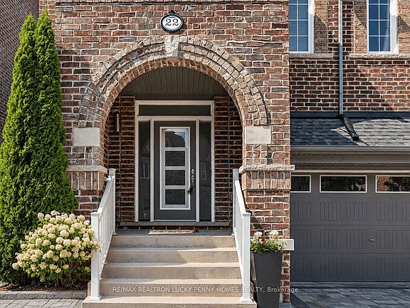 3rd image of 22 Duke Of Cornwall Dr