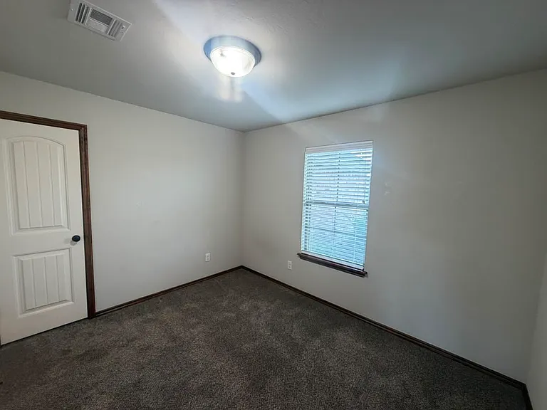 10712 NW 18th St — Photo 14