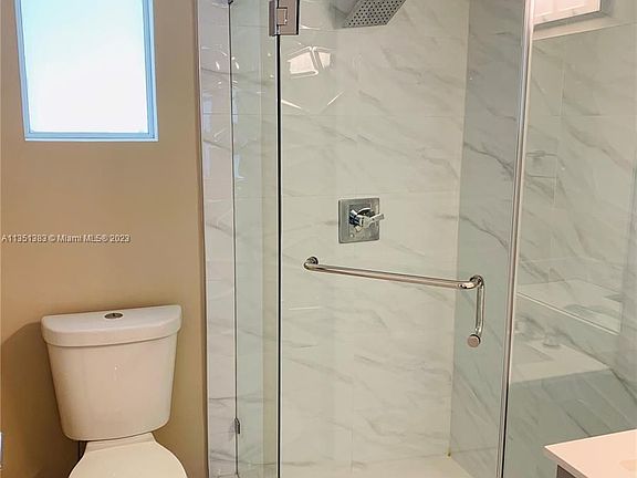 4th image of 2412 NE 26th St #1-10