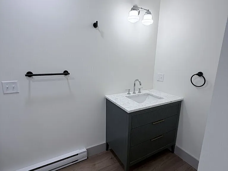 110 Silver St #201 — Photo 11