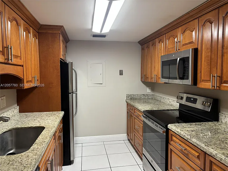 7965 SW 86th St #105 — Photo 3