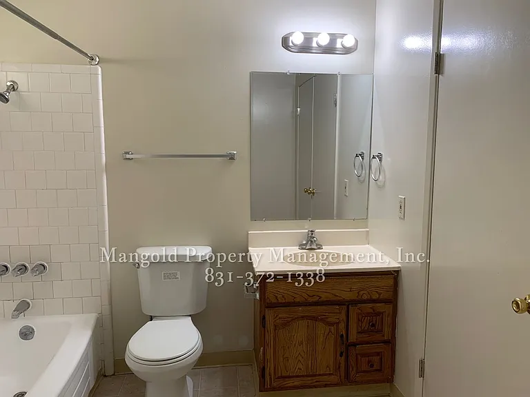 The Reef Apartments — Photo 4