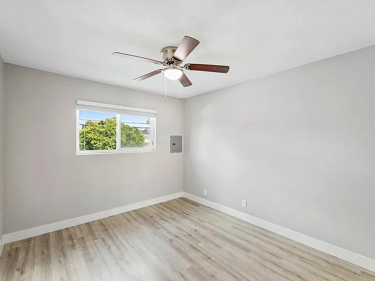 1495 Peterson Ave #5 — Photo 23