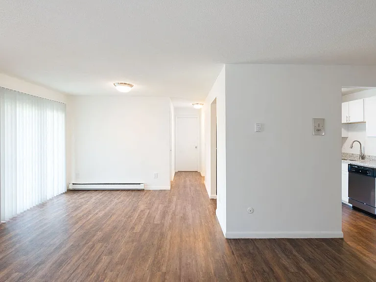 South Winds Apartments — Photo 47