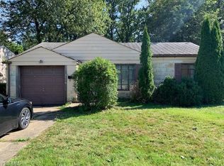 2116 N Green Rd, Cleveland, OH 44121