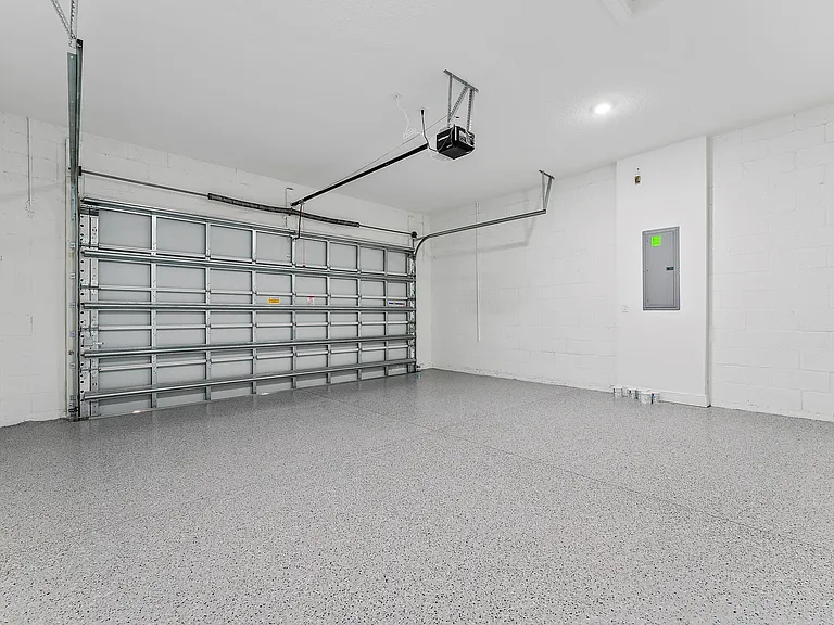 9333 SW Pepoli Way — Photo 30